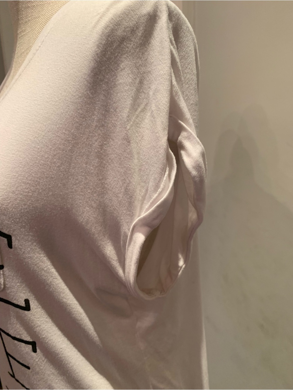 🩷LOVE PEACE AND LAZY DAYS🩷NWT! ROUND NECK, ROLLED SLEEVES. EXCELLENT CONDITION! - Picture 8 of 11